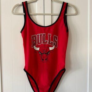 Chicago Bulls NBA Bodysuit Swimsuit Red Logo One-Piece (M)